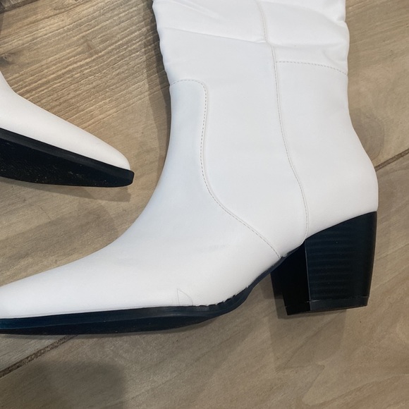 White cowboy boots - Picture 3 of 4